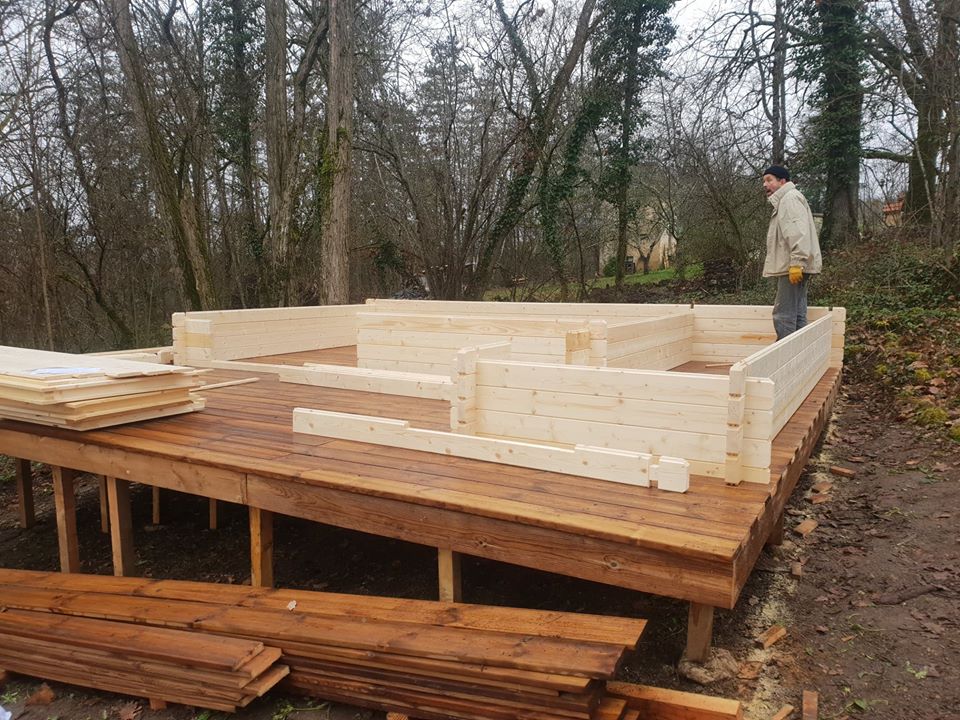 garden hut at the beginning