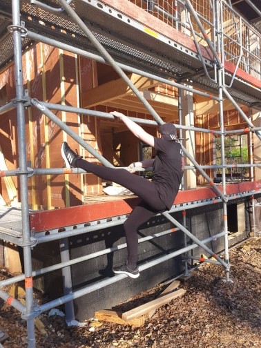 Sian climbing scaffolding